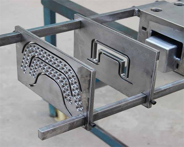 carbon-fiber-pultrusion-mold5b38799f-9b52-4dfb-b530-6d9b53cb3a37