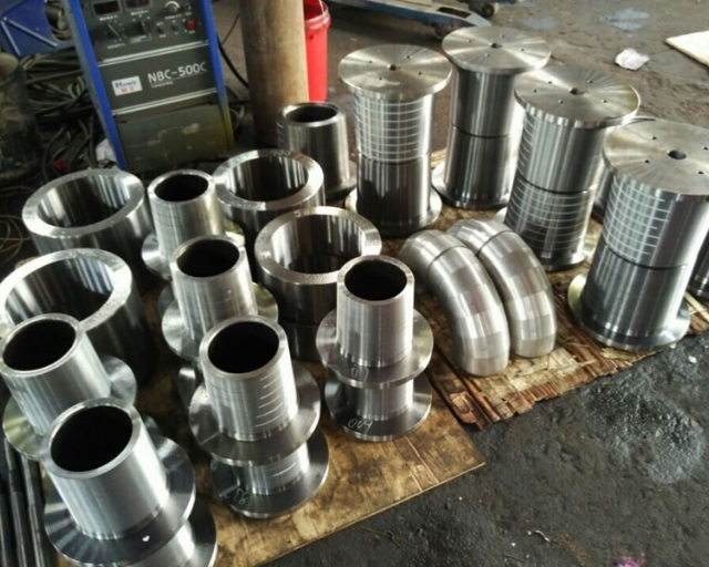 Pipe fittings mold